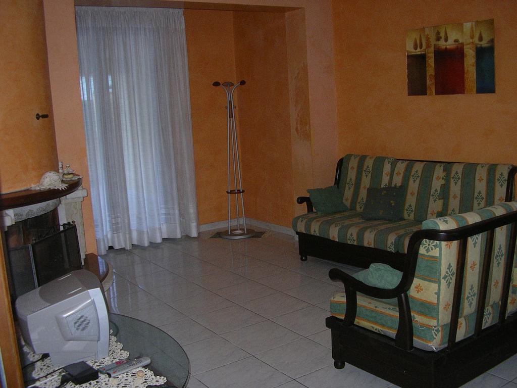 Terrazza Sul Mare Apartamento Gioiosa Marea Quarto foto